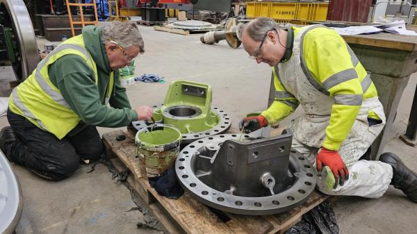 Click to enlarge Highslide JS